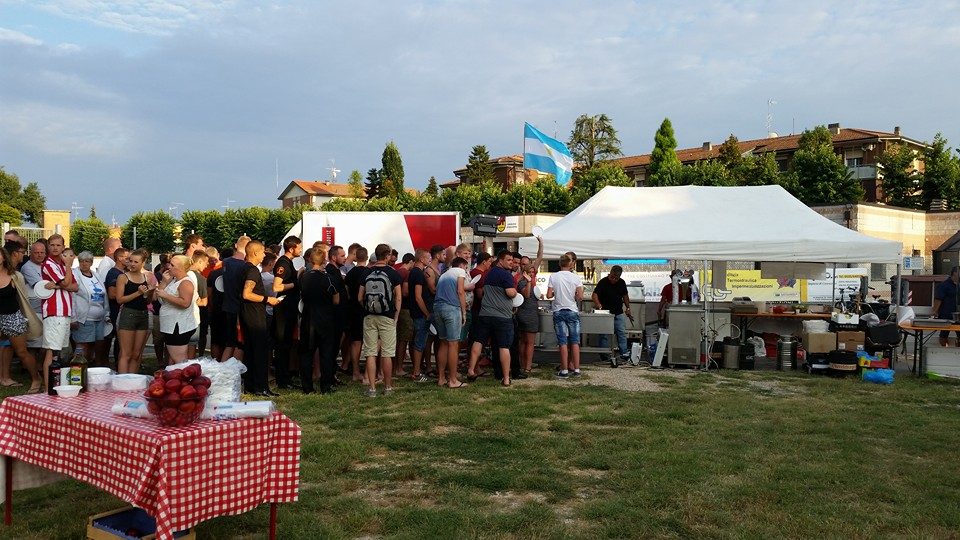 Het eten in San Felice sul Panaro loopt een beetje uit (al zo'n 50 minuten) (foto 1 van 6)