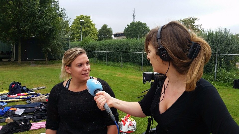 Afgelopen zaterdag was Radio Rijnmond op bezoek bij onze repetitie op… (foto 2 van 3)
