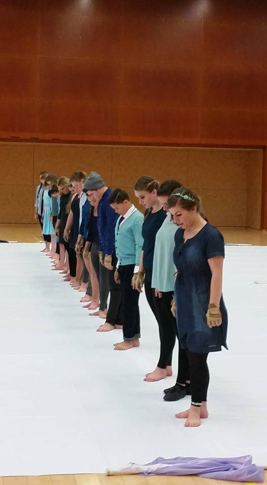 Voor een bomvolle tribune presenteerde de Jubal Winterguard vanmiddag in het… (foto 6 van 6)