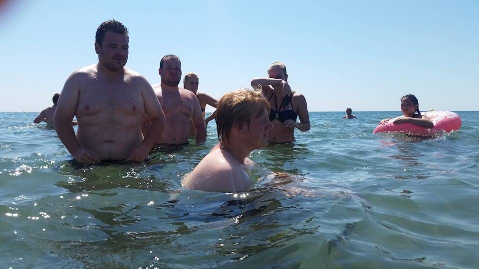 Een tour is natuurlijk niet alleen maar optreden en repeteren (foto 6 van 30)