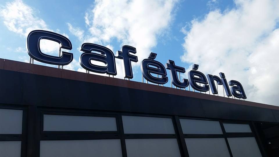Een tour is natuurlijk niet alleen maar optreden en repeteren (foto 25 van 30)