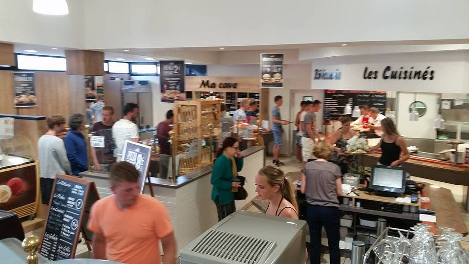 Een tour is natuurlijk niet alleen maar optreden en repeteren (foto 30 van 30)