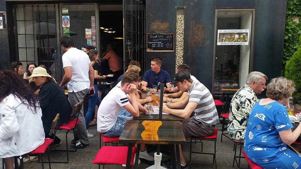 Tijdens onze buitenlandse reizen is er naast optredens en repetities ook altijd… (foto 12 van 21)