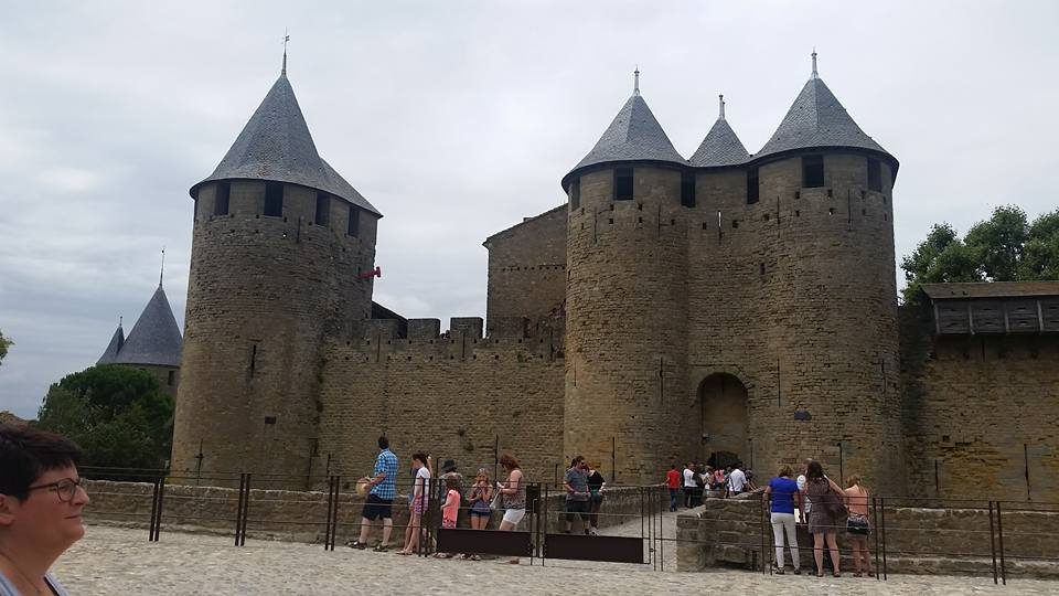 Tijdens onze buitenlandse reizen is er naast optredens en repetities ook altijd… (foto 13 van 21)