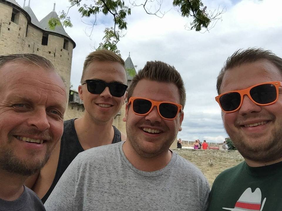 Tijdens onze buitenlandse reizen is er naast optredens en repetities ook altijd… (foto 21 van 21)