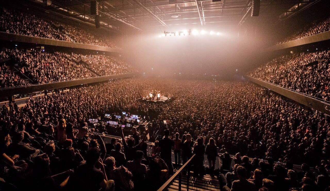 We genieten nog even na van de geweldige act waar vijf van onze drummers aan… (foto 7 van 7)