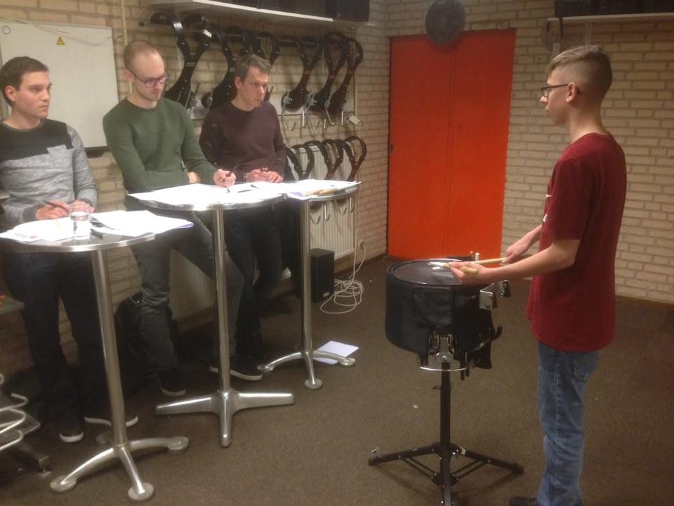 Vandaag vond een traditie plaats die al vele tientallen jaren in stand wordt… (foto 2 van 3)