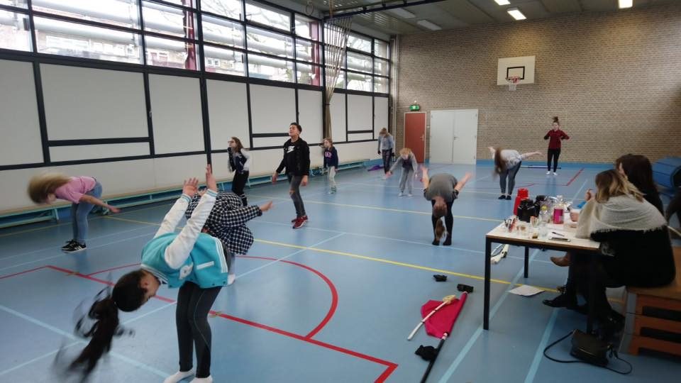 Vandaag vond een traditie plaats die al vele tientallen jaren in stand wordt… (foto 3 van 3)