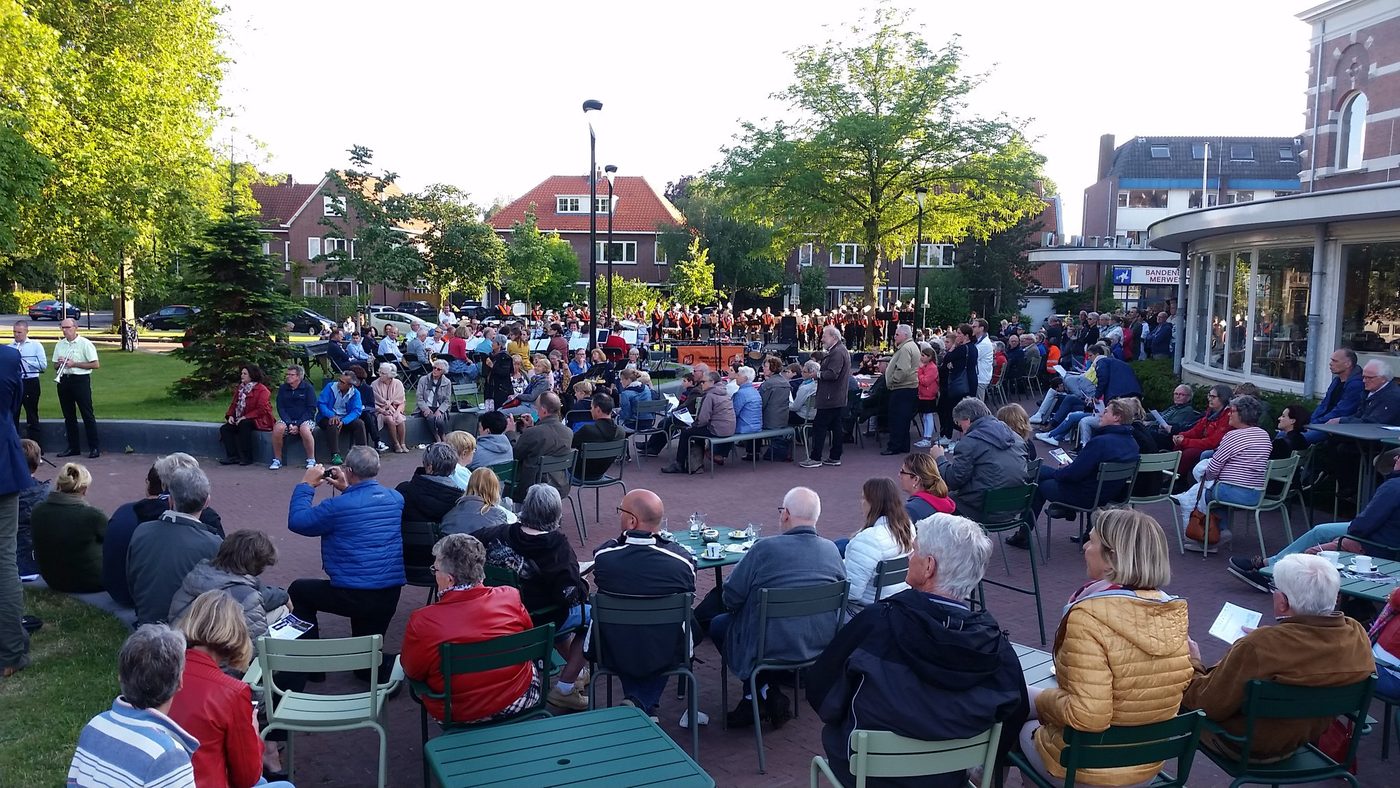 Gisterenavond speelde Jong Jubal bij de openingsavond van het Bachfestival… (foto 1 van 5)