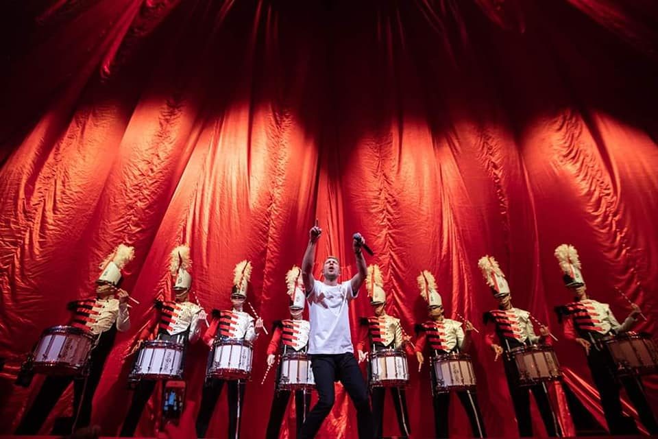 Percussion caption head Menno van der Geest steekt zijn enthousiasme over de… (foto 2 van 2)