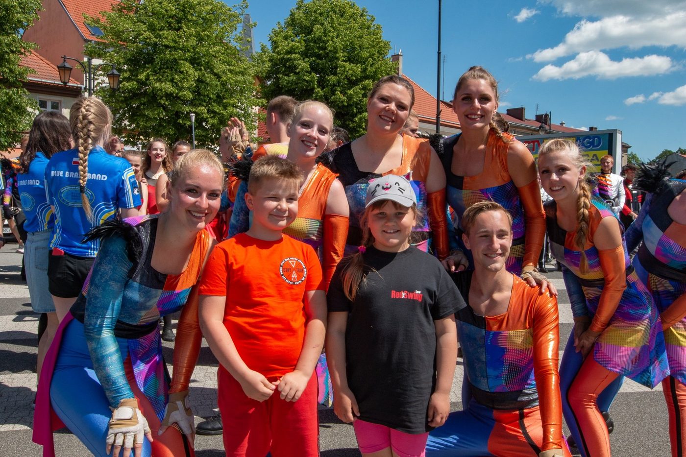 Terwijl de leden van Jubal onderweg zijn naar Nederland en daarbij door file… (foto 13 van 24)