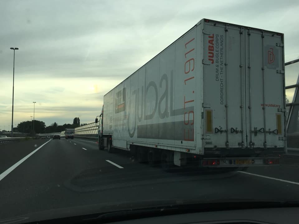 Na enige vertraging (4 dagen) is de Jubal truck weer in Dordrecht