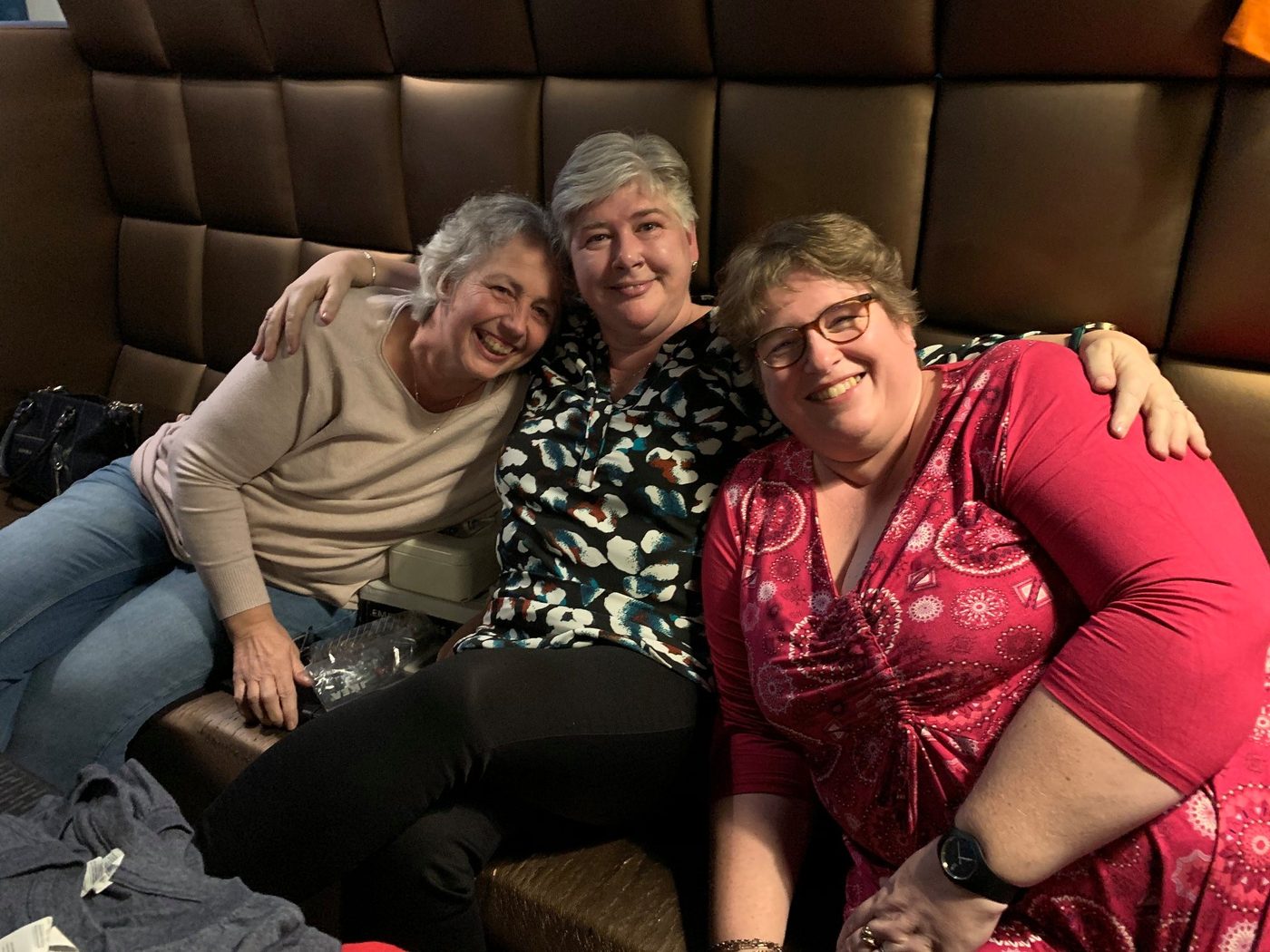 Bomvolle oud-leden avond met de Donuts (foto 10 van 13)