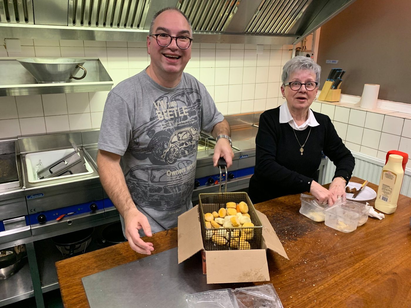 Bomvolle oud-leden avond met de Donuts (foto 13 van 13)