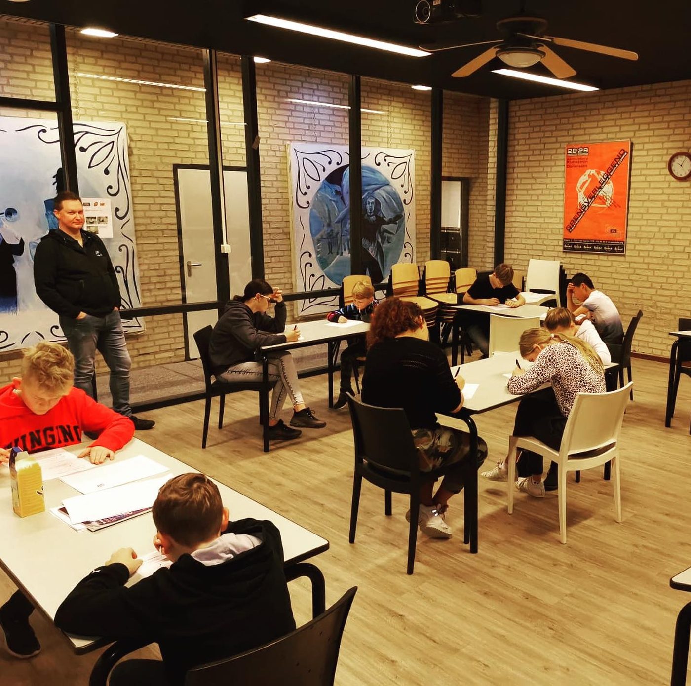 Alle kids hebben vanochtend weer tegen elkaar gestreden in het Onderling… (foto 1 van 3)