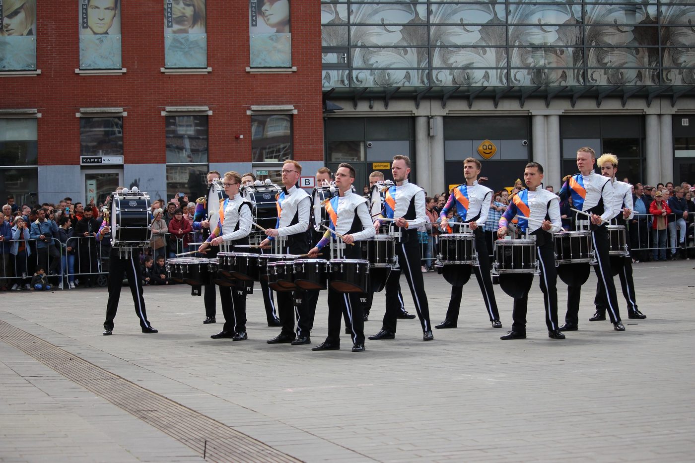 Na een zonnige Koningsdag stapte Jubal gisteren voor het eerst dit seizoen weer… (foto 2 van 7)