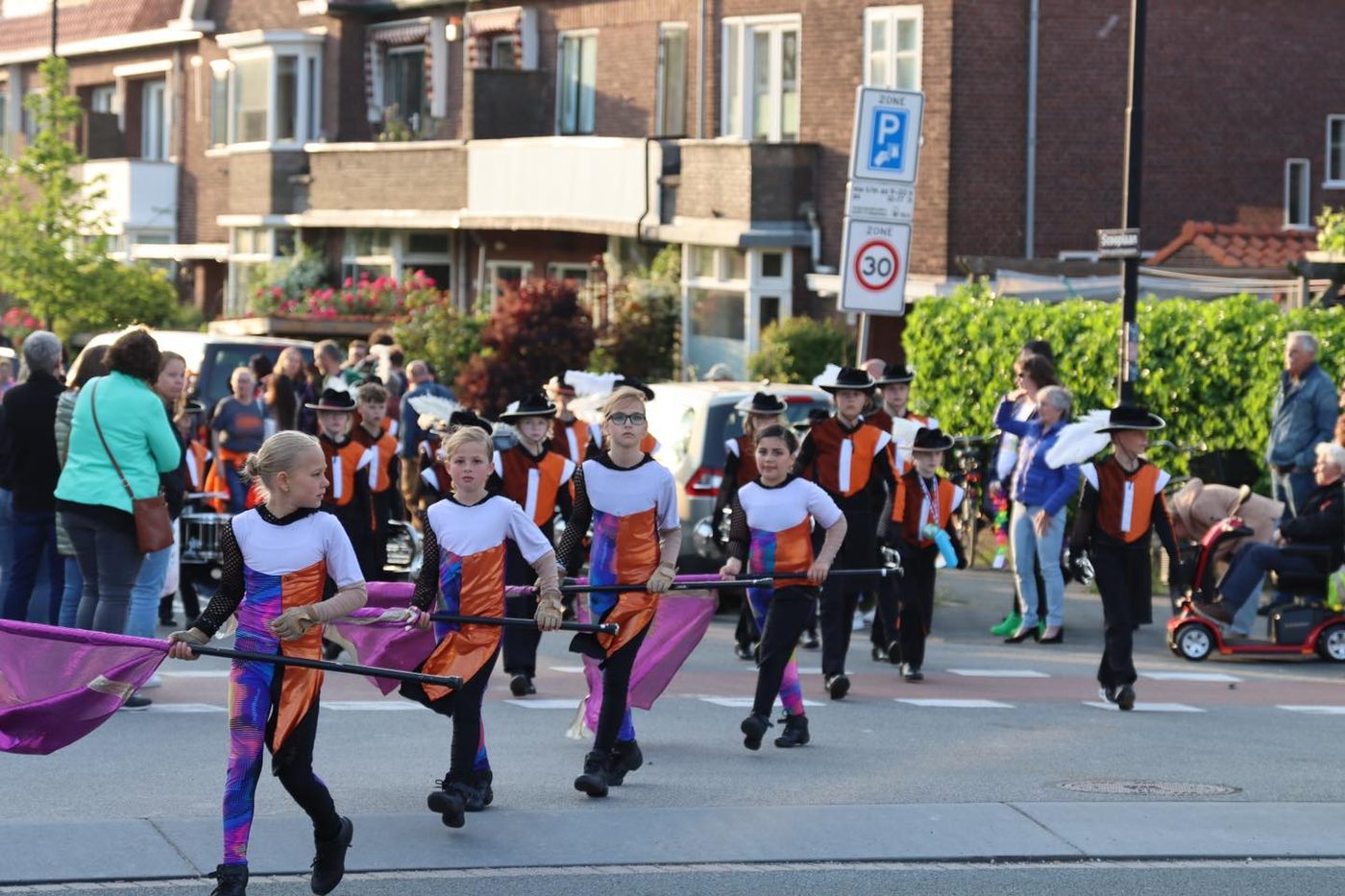 Na drie jaar was de avondvierdaagse terug in Dordrecht! (foto 4 van 9)