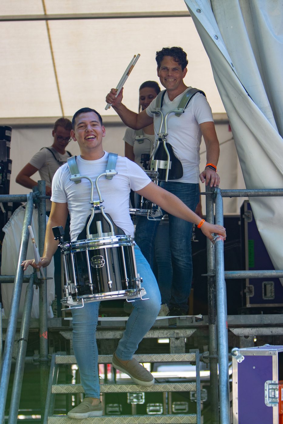 Op het podium van Wantijpop speelden we gisteren opnieuw mee in het nummer… (foto 7 van 9)