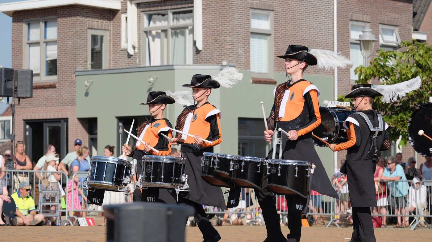 Jong Jubal was zaterdag 9 september te gast bij taptoe at the beach van Door… (foto 6 van 7)