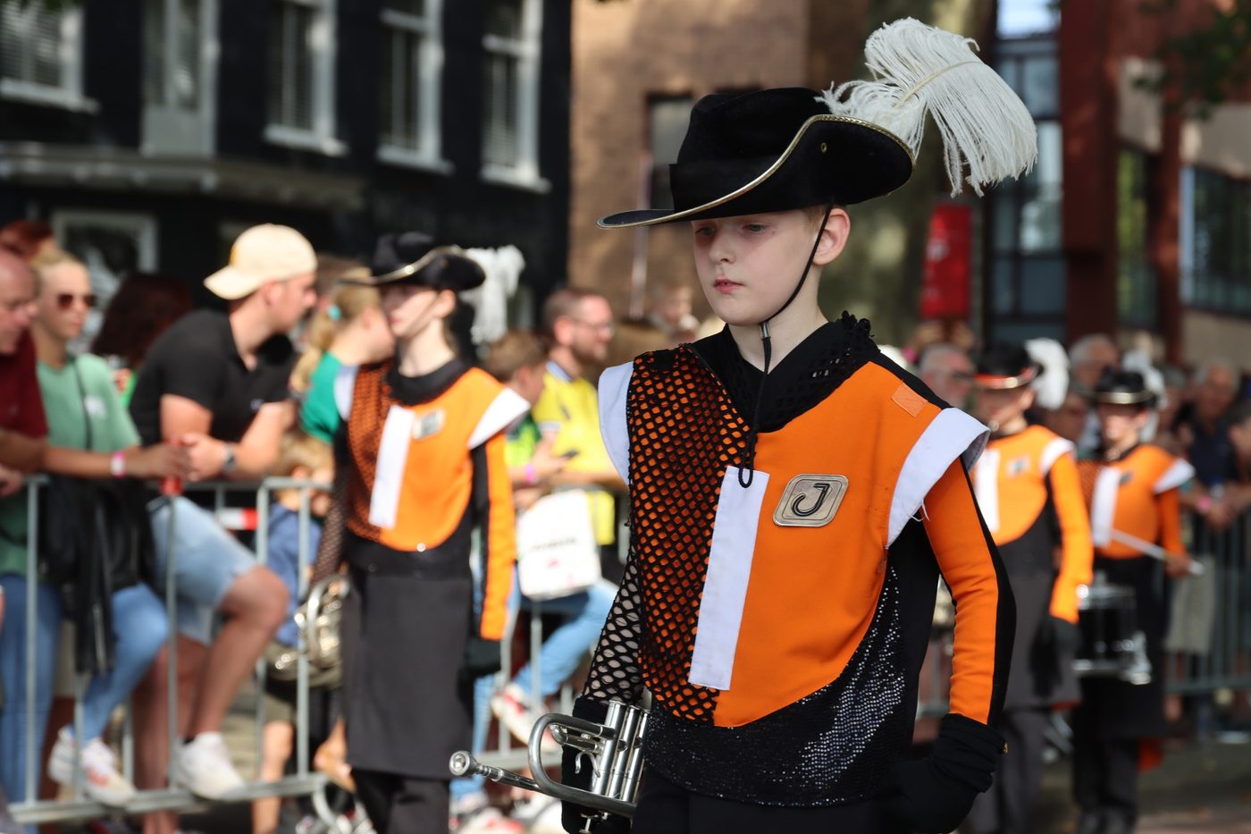 Wist je dat alle groente en fruit op de wagens van Fruitcorso Tiel waren… (foto 2 van 9)