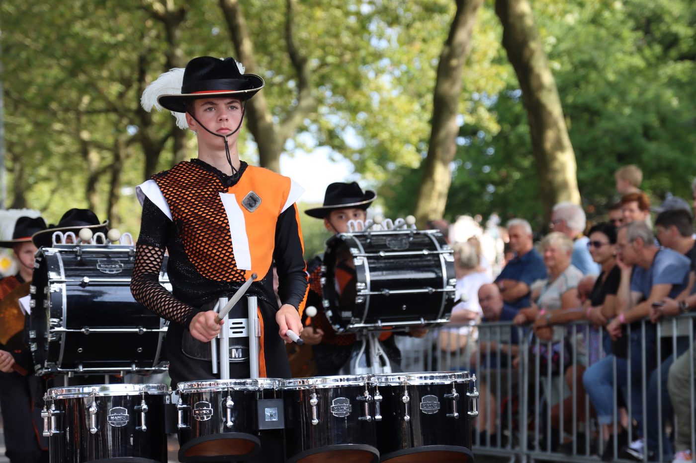 Wist je dat alle groente en fruit op de wagens van Fruitcorso Tiel waren… (foto 3 van 9)