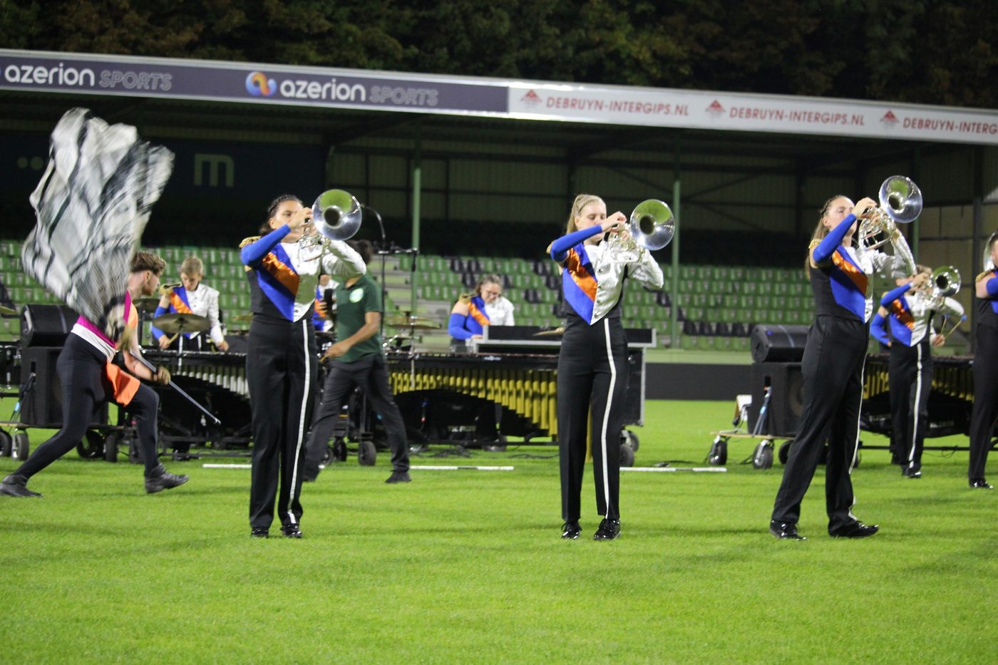 Twee optredens onder ideale omstandigheden tijdens de European Drum Corps… (foto 3 van 8)