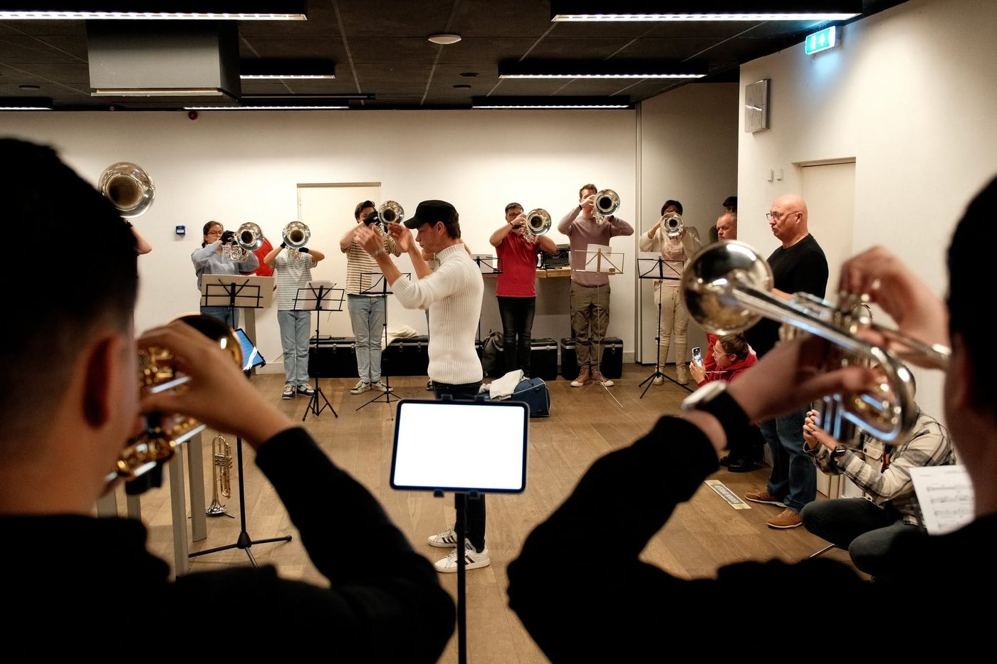 Gisteren een geweldige Brass Masterclass onder leiding van Robin Bogert en… (foto 1 van 6)
