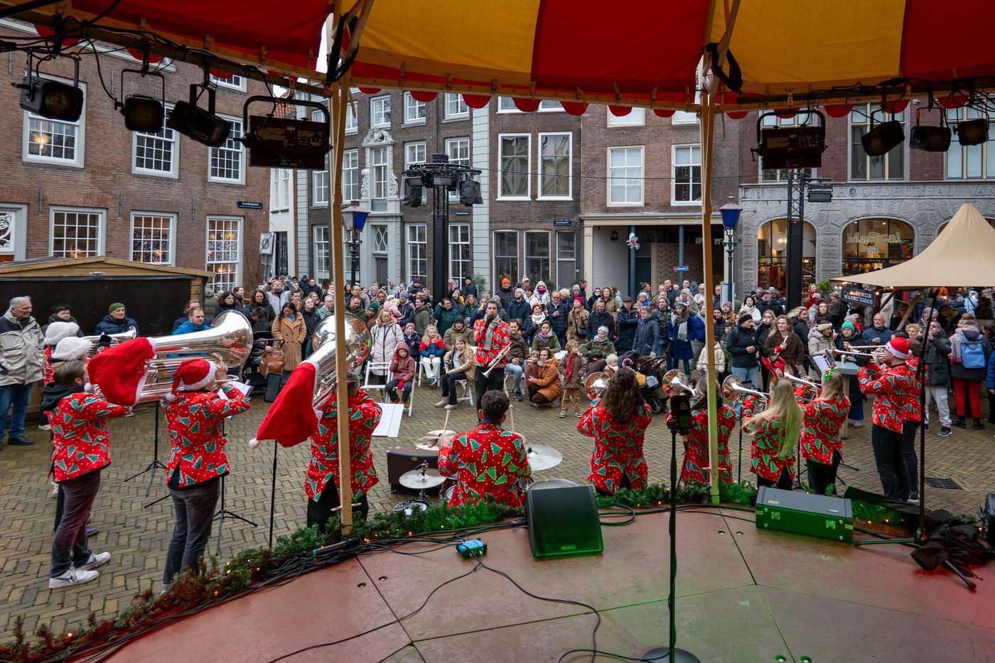 De Jubal All-Star Xmas Band geeft alweer volop optredens! (foto 5 van 8)
