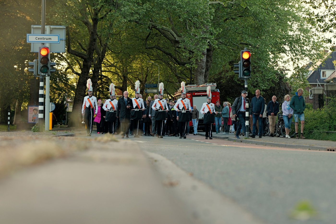 Gisteravond stonden we met een heel mooie groep Juballers op het Sumatraplein… (foto 4 van 10)
