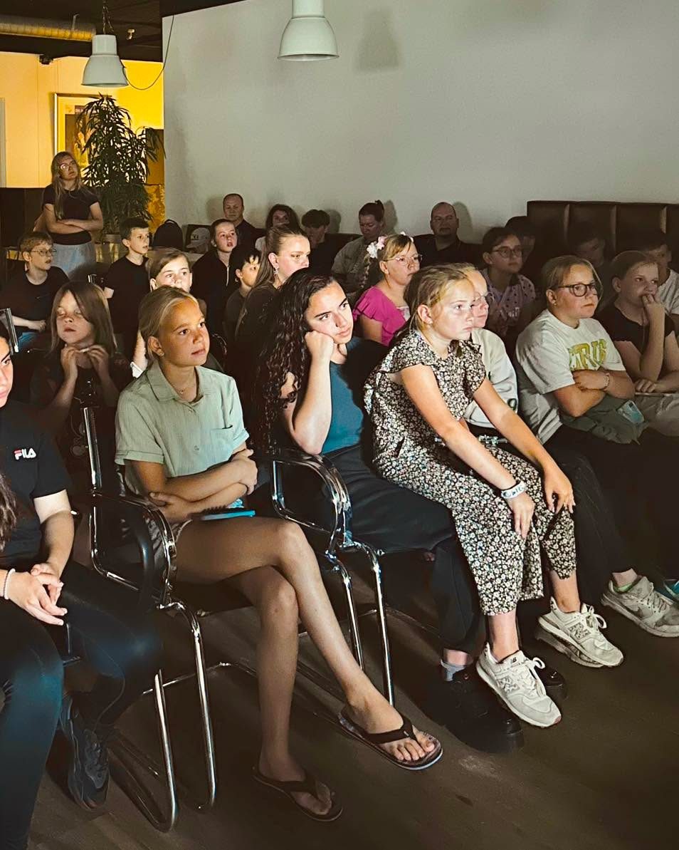 Vorige week kregen alle leden, staff…
