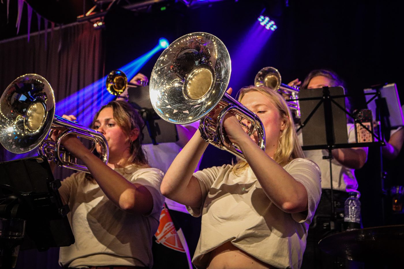 Orange Brass bij het Dweilfest van Iren3! (foto 2 van 6)