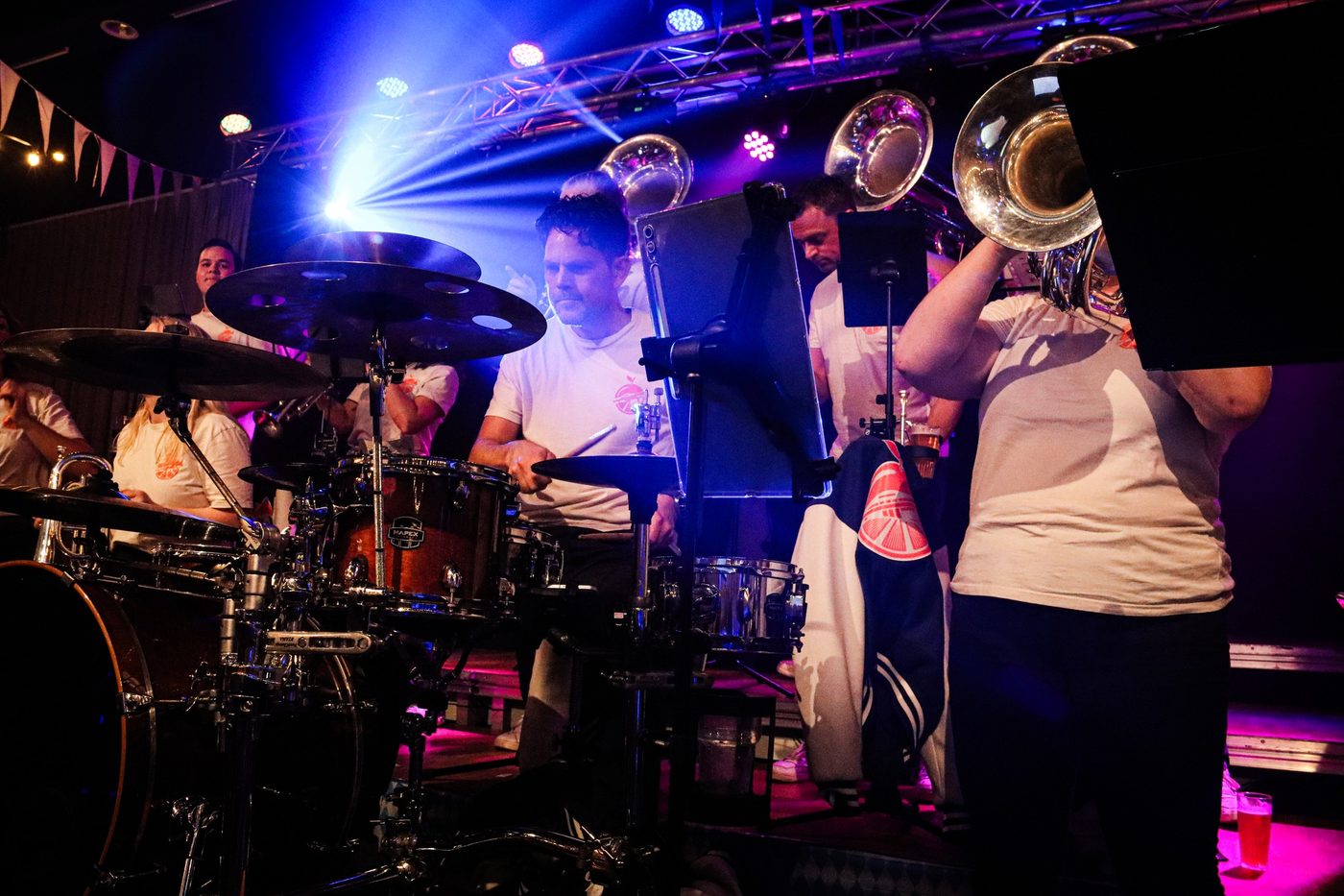 Orange Brass bij het Dweilfest van Iren3! (foto 5 van 6)