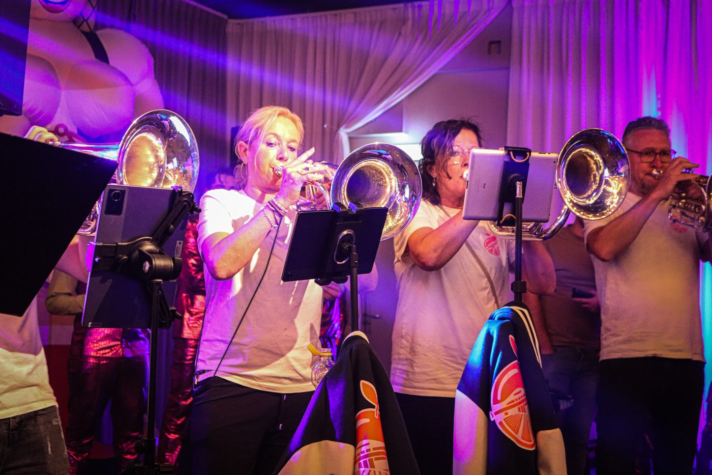 Orange Brass bij het Dweilfest van Iren3! (foto 6 van 6)