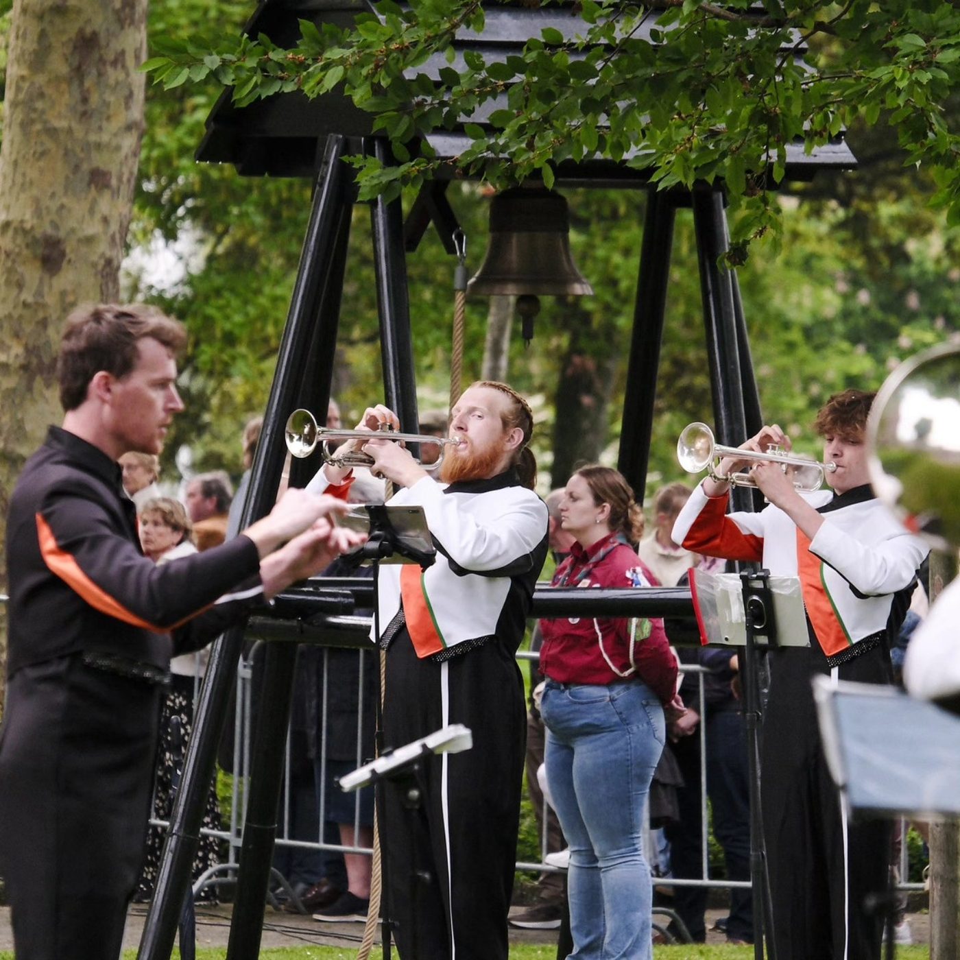 Een drukbezochte Dodenherdenking in Dordrecht (foto 4 van 7)