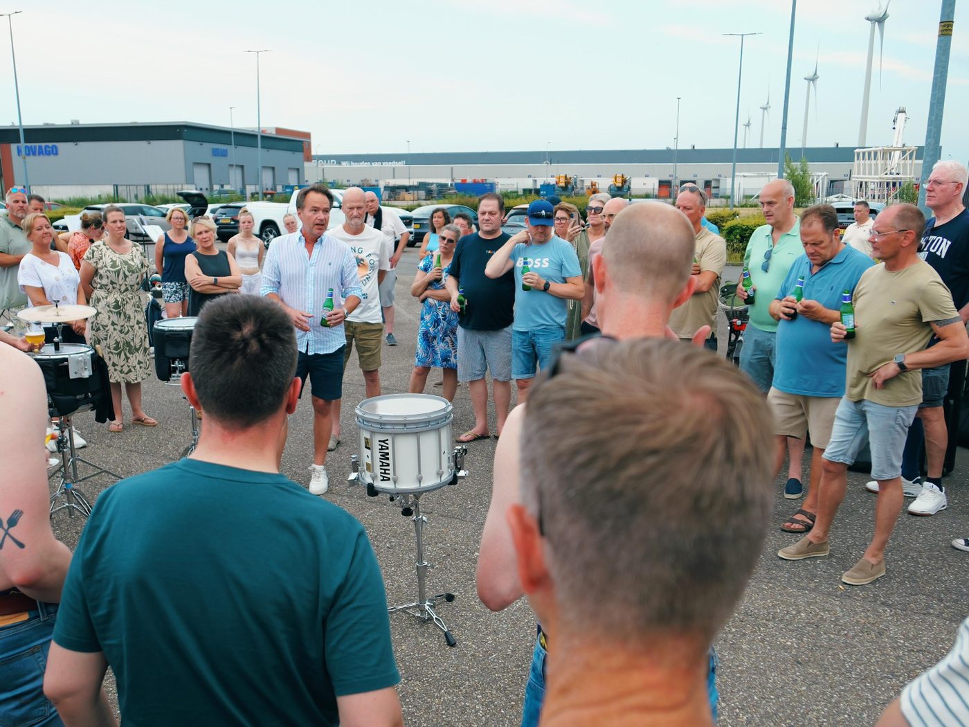 Een bijzonder moment in de pauze van de Jubal Legacy Project repetitie (foto 1 van 3)