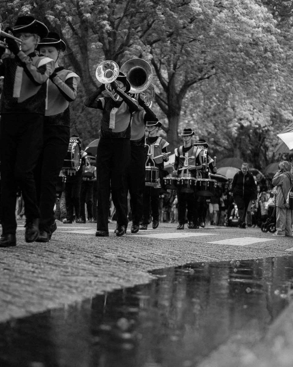 Jong Jubal mocht gisteravond de Avond4daagse in Papendrecht muzikaal begeleiden (foto 1 van 3)